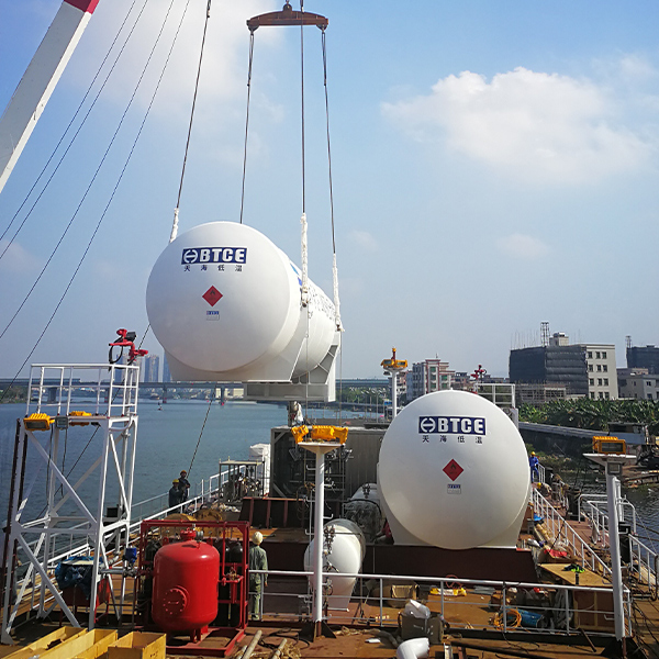 LNG ( Liquid Natural Gas ) Fuel Tanks for Ship